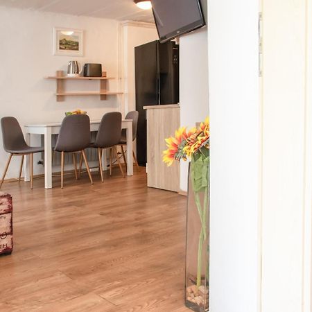 Twin-Magnolias Condo With Garden, Parking & Ev Station 萨格勒布 外观 照片