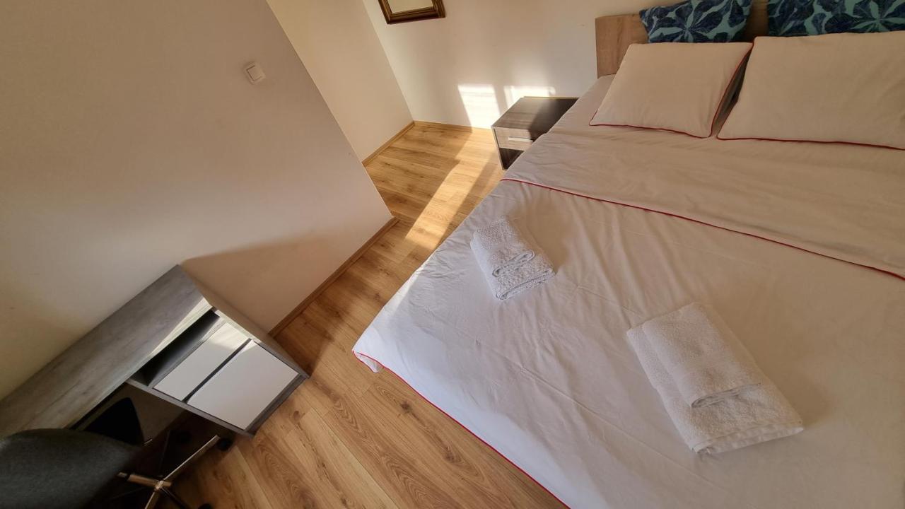 Twin-Magnolias Condo With Garden, Parking & Ev Station 萨格勒布 外观 照片