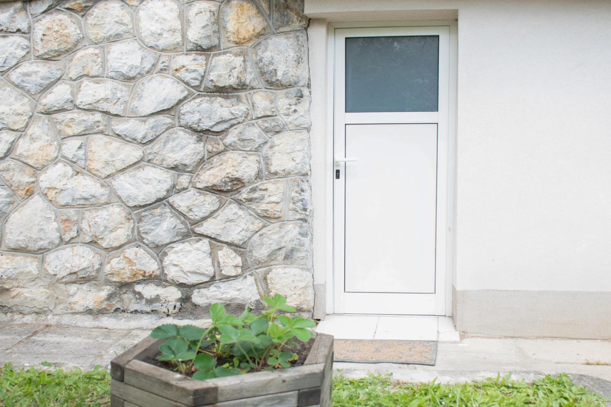 Twin-Magnolias Condo With Garden, Parking & Ev Station 萨格勒布 外观 照片