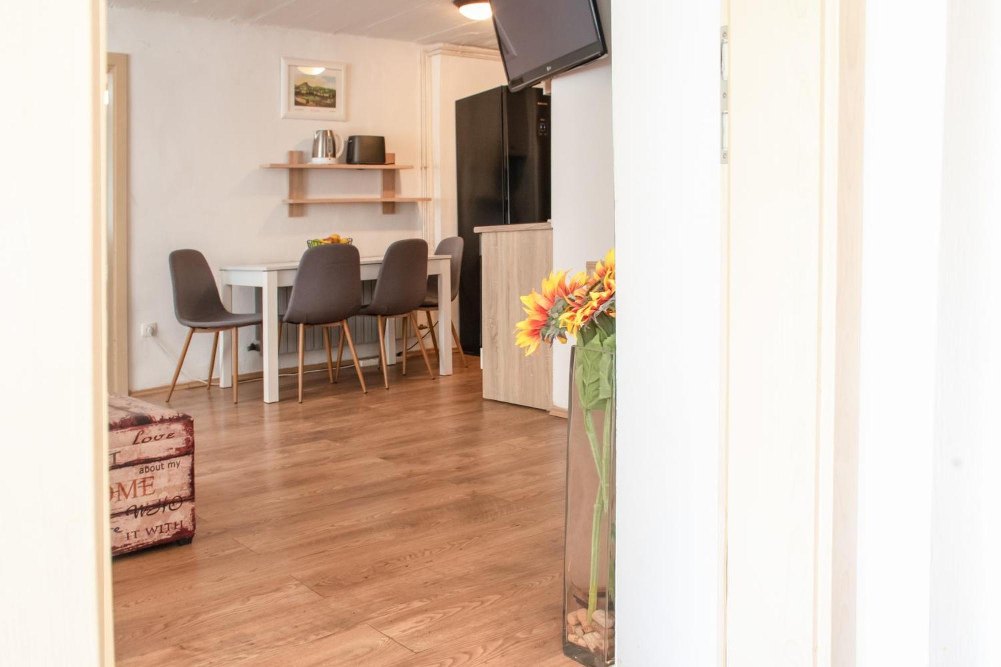 Twin-Magnolias Condo With Garden, Parking & Ev Station 萨格勒布 外观 照片